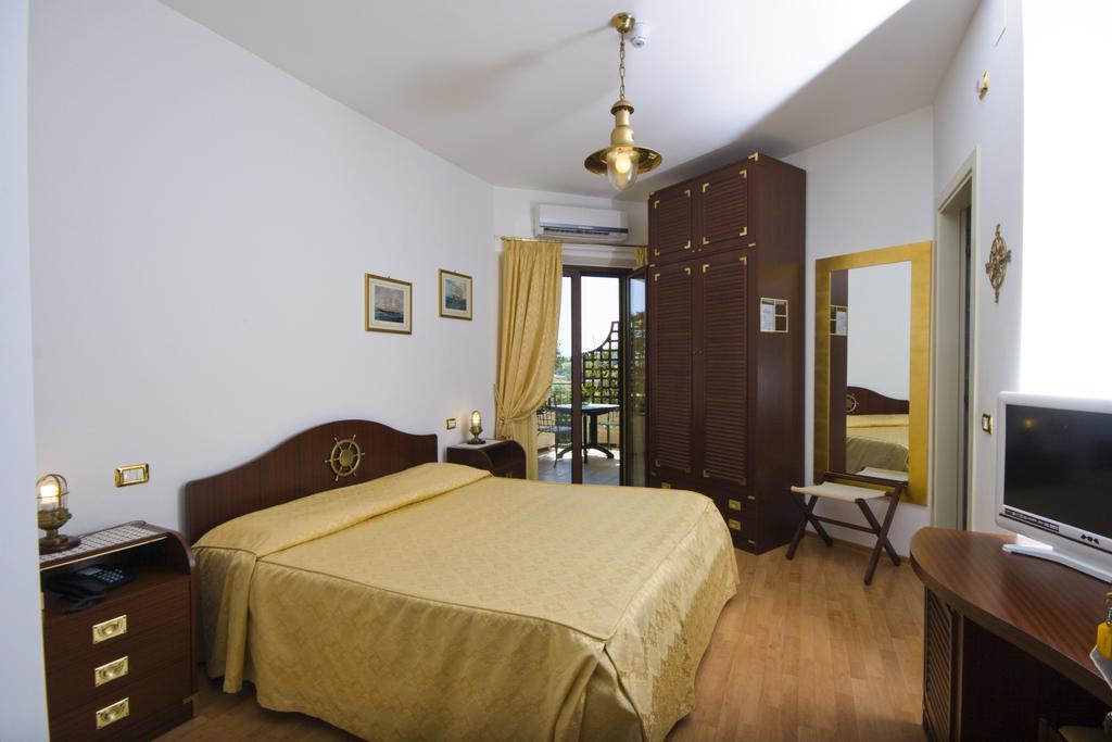 Hotel Le Cave Сіроло Екстер'єр фото